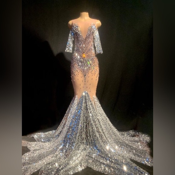 Magnificent Sylvia Luxury Crystal Sequin Dress in Silver - Picture 3 of 12